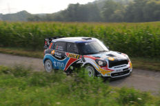 Araujo landet mit dem grossen Mini in den Punkten.
